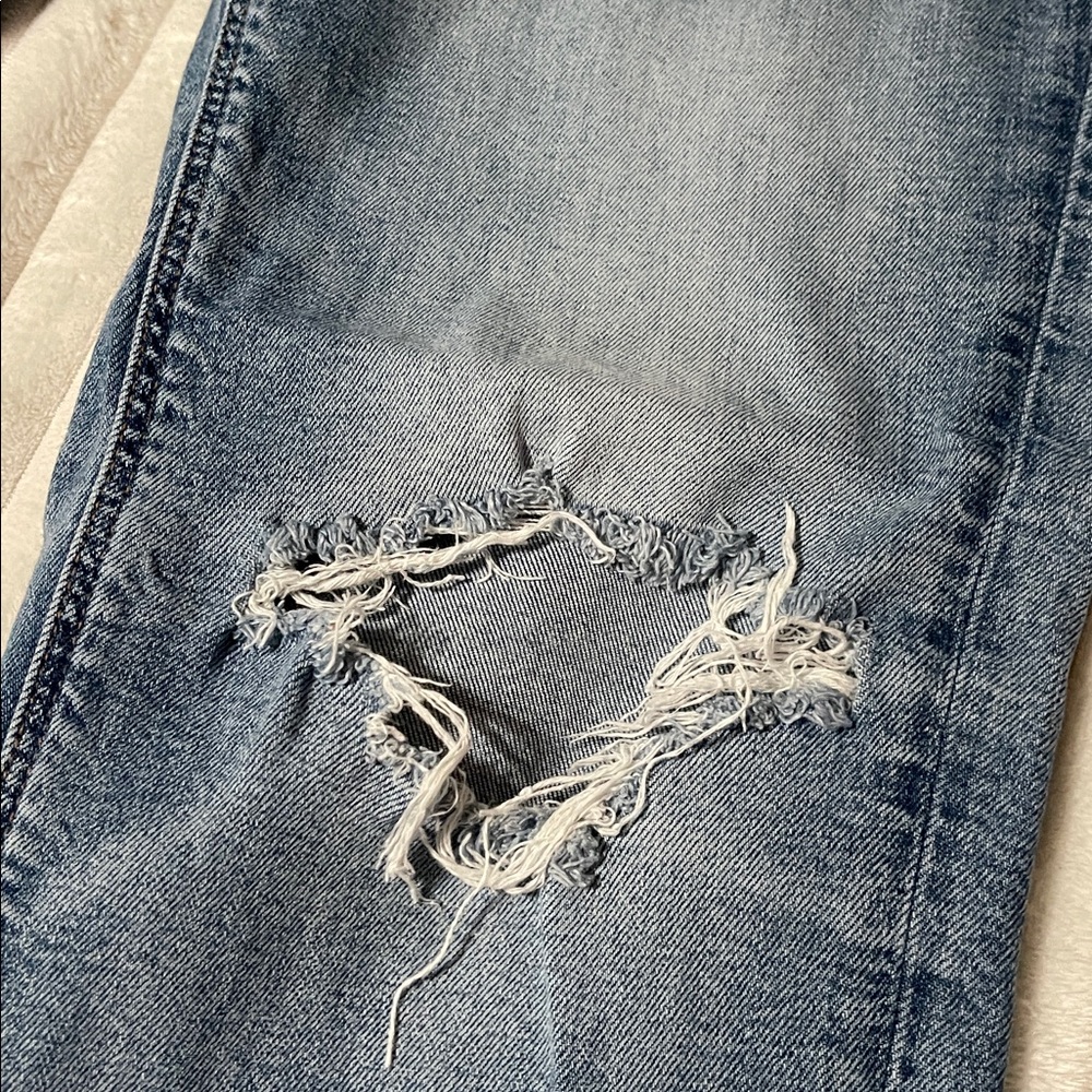 American Eagle Curvy Straight Jean | Size 2 Regular - Picture 3 of 9